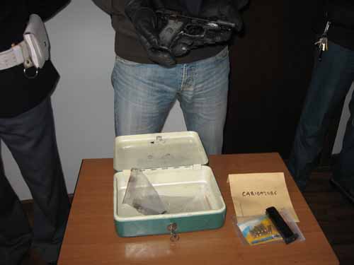 La pistola usata per uccidere il boss Padovano