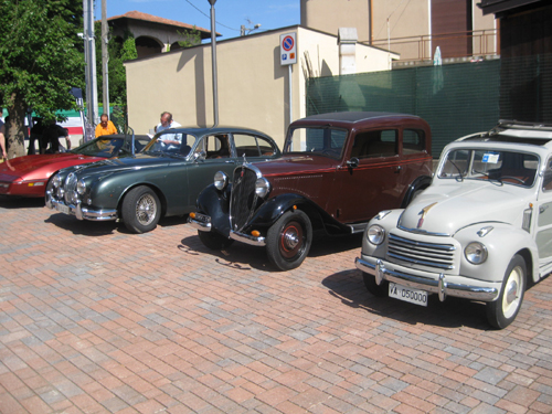 auto in piazza