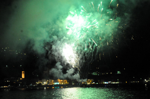 mondiale di fuochi d'artificio cascate del toce 