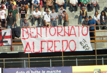 striscione per alfredo luini