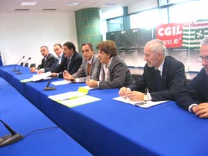 Cgil Cisl Uil contro la crisi