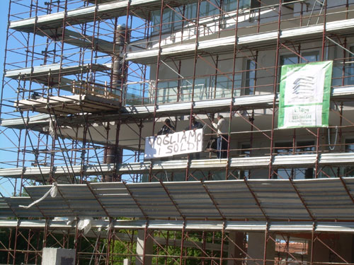 Il cantiere occupato a Gallarate