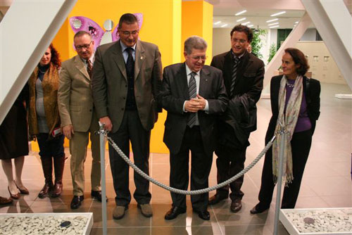 L'inaugurazione della mostra sull'artiginato artistico a Ville Ponti