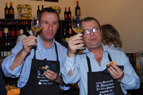 Antica focacceria apre a Milano, il commerciante anti-mafia