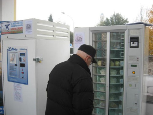 distributore di latte crudo a varese
