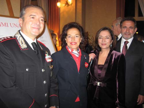 La presidente laura sessa, insieme al prefetto Simonetta Vaccari, Il comandante della Compagnia di Varese dei Carabinieri Maurizio Delli Santi