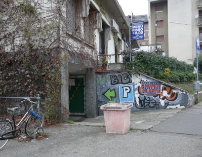 Chiude il parcheggio delle bici, pendolari preoccupati