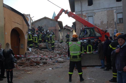 A Busto Arsizio, in via San Pietro, è scoppiata una palazzina a causa di una fuga di gas