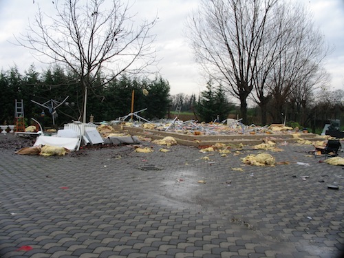 Rho demolizione case abusive