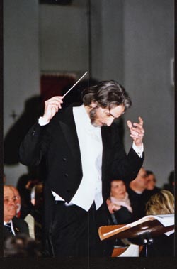 Marcello Pennuto direttore d'orchestra e pianista