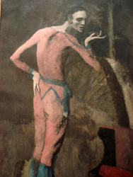 Visitatrice cade e lacera una tela di Picasso