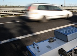 sfreccia a 205 chilometri orari, record di infrazione