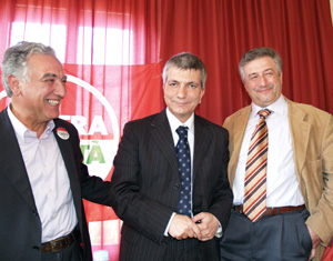 (foto: da sinistra, Rocco Cordì, Nichi Vendola e Mario Agostinelli a Varese. Campagna elettorale europee 2009)