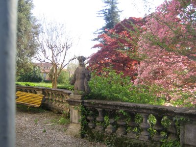 Una veduta del giardino di Villa Inzoli