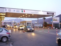 compensazione comuni confine 56 milioni dalla Svizzera all'Italia