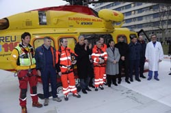 Il momento dell'inaugurazione dell'elisuperficie all'ospedale San Carlo