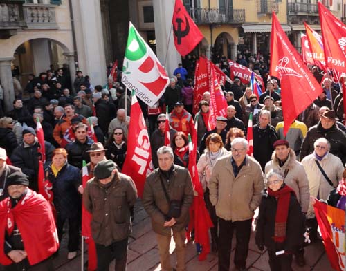 Il presidio avvenuto in piazza del Garibaldino a Varese