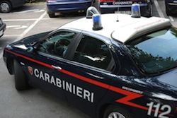 Carabinieri scoprono fabbrica-dormitorio a Gallarate
