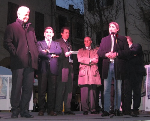 Formigoni in piazza a Varese
