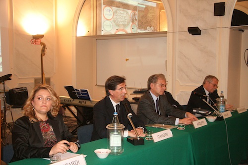 Il tavolo dei relatori