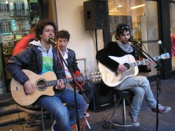 Luca Marino alla Casa del Disco di Varese con Mattia Di Rocco e Cristian Lavoro