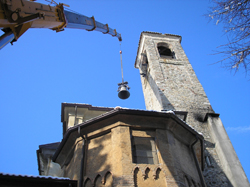 Chiesa di Santo Stefano a Velate, le campane vengono montate