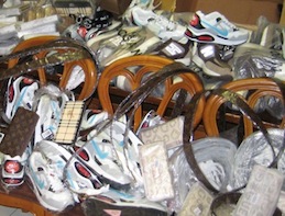 sequestro scarpe borse contraffatte como