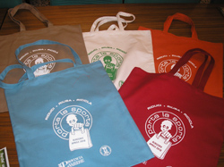 Arriva "Porta la spota": al bando i sacchetti di plastica 