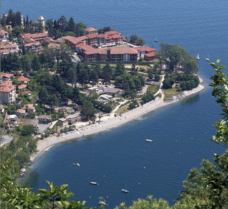 le spiagge blu del lago Maggiore