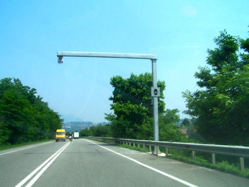L'autovelox fisso sulla Sp1 a Buguggiate