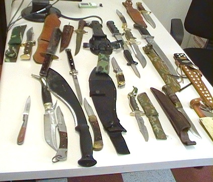 Coltelli sequestrati