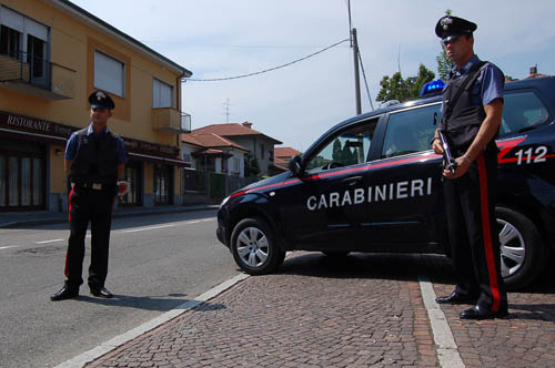 sparatoria di castellanza proseguono le ricerche dei malviventi