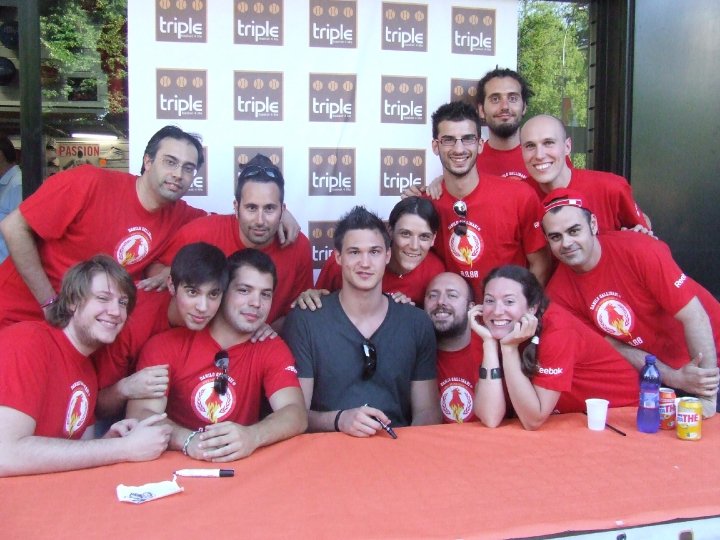 Gallinari insieme ai suoi fan