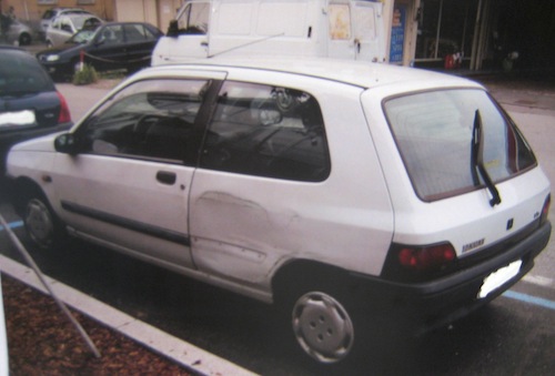 Renault Clio bianca rapina Varese