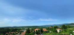 La vista che si gode dagli appartamenti della nuova residenza "Le Morene" a Gemonio (Varese).