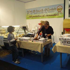 Lo stand del Casale di Arcisà