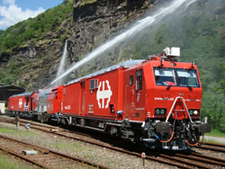 Il treno antincendio che vigila sul Gottardo