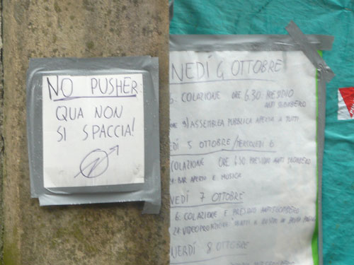 Casa occupata a Cardano al Campo