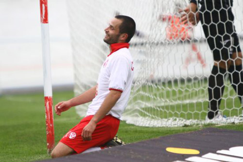 marco cellini attaccante del varese ha segnato contro la triestina il suo primo gol in biancorosso