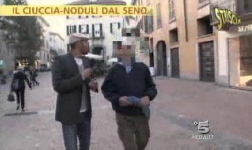 il succhia seno a Striscia la Notizia