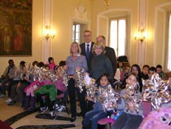Le stelle sono state preparate dai bambini di 22 scuole cittadine
