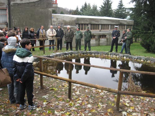Lo stagno realizzato nel giardino della media Vidoletti