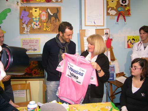 Ivan Basso in visita al Ponte del Sorriso
