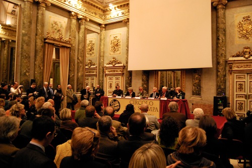 La presentazione del libro "Metastasi" al Circolo della stampa di Milano