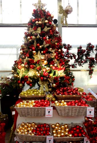 Albero Di Natale Rosso E Bianco.Viaggio Nel Magico Mondo Di Natale Con Nicora Garden