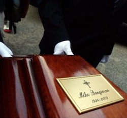 La bara di mike bongiorno trafugata