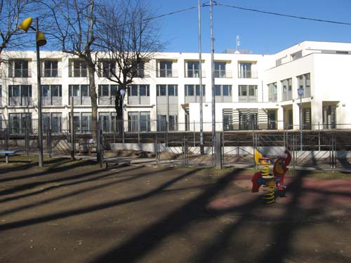 L'hub sorge sul lungolago di Gavirate