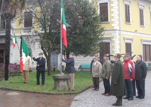 alzabandiera municipio gemonio 150 anni italia