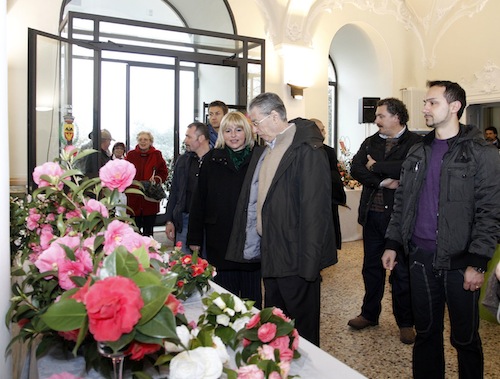 Bossi alla mostra "fiori all'occhiello"