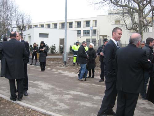Un momento dell'inaugurazione sul lungolago di Gavirate